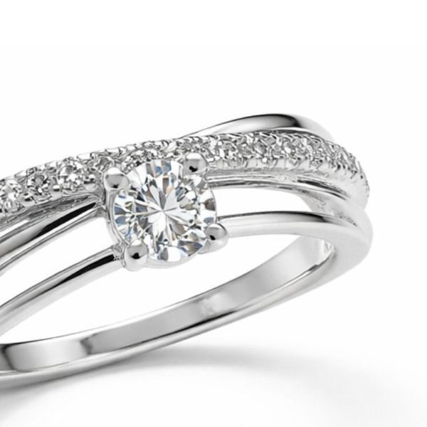 Кольцо серебряное фантазия с фианитами Silver Style 19 р. (10611.40 sku:2300102640554) 10611.40 фото